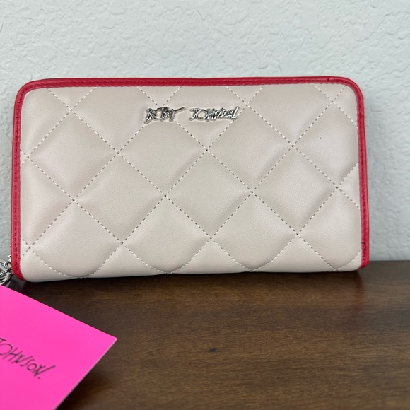 Betsey Johnson Wristlet Wallet XOWEB Bone Striped Quilted Zippered‎ - Picture 4 of 8